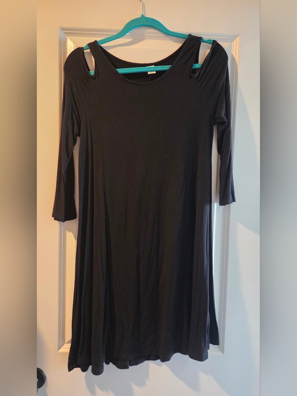 Old Navy Black Cold-Shoulder Long Sleeve Dress